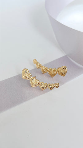 Topo corazón curvo en oro laminado 18K