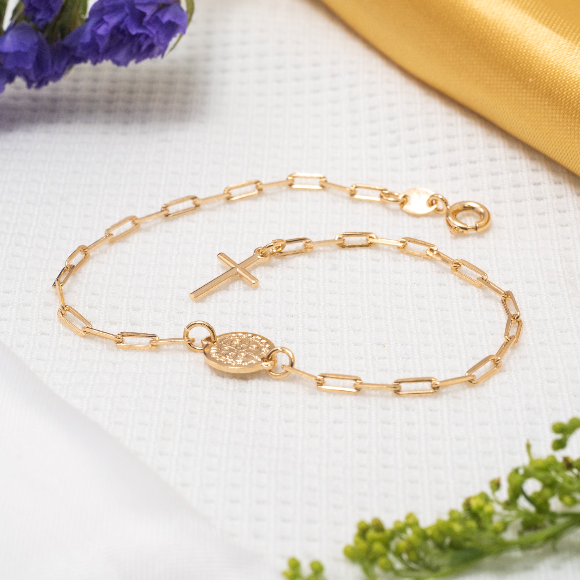 Pulsera San benito en Oro laminado 18k para Dama